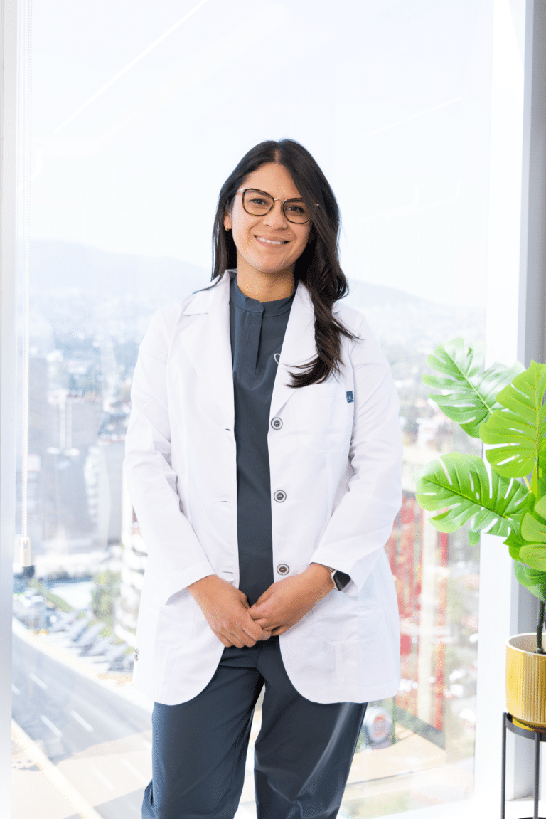 ginecóloga Ana Cristina Ramirez en la Clínica de reproducción Meraki Health